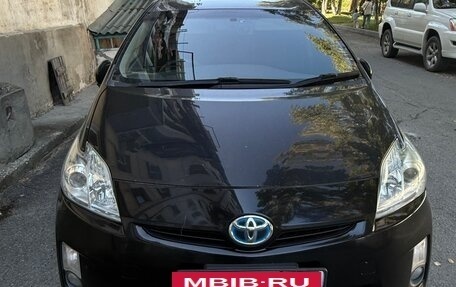 Toyota Prius, 2011 год, 800 000 рублей, 2 фотография