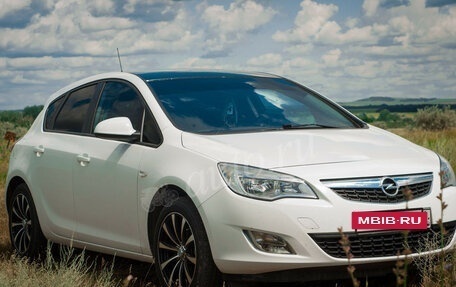 Opel Astra J, 2010 год, 550 000 рублей, 2 фотография
