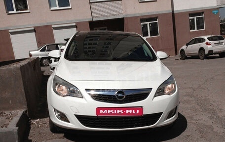 Opel Astra J, 2010 год, 550 000 рублей, 1 фотография