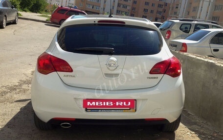 Opel Astra J, 2010 год, 550 000 рублей, 3 фотография
