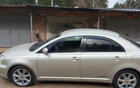 Toyota Avensis III рестайлинг, 2004 год, 795 000 рублей, 1 фотография