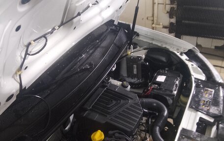 Renault Logan II, 2017 год, 400 000 рублей, 9 фотография