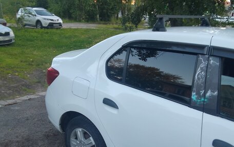 Renault Logan II, 2017 год, 400 000 рублей, 18 фотография