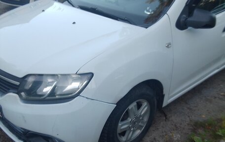 Renault Logan II, 2017 год, 400 000 рублей, 17 фотография