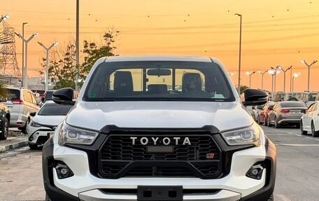 Toyota Hilux VIII, 2026 год, 6 980 004 рублей, 2 фотография