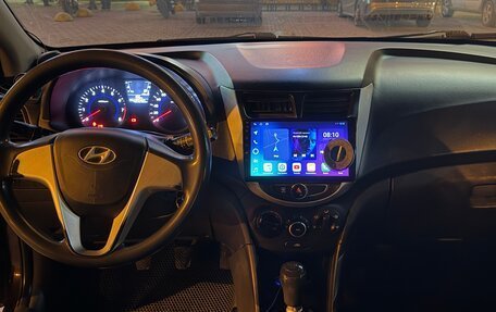 Hyundai Solaris II рестайлинг, 2011 год, 330 000 рублей, 5 фотография