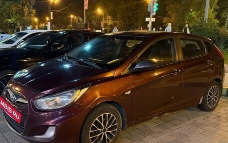 Hyundai Solaris II рестайлинг, 2011 год, 330 000 рублей, 4 фотография