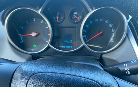 Chevrolet Cruze II, 2013 год, 800 000 рублей, 12 фотография