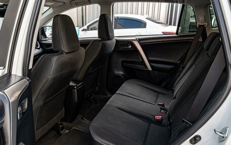 Toyota RAV4, 2015 год, 1 990 000 рублей, 11 фотография