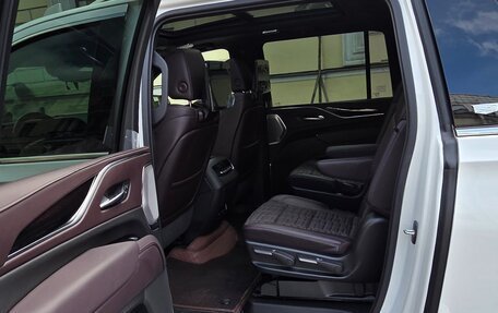 Cadillac Escalade V, 2023 год, 14 650 000 рублей, 9 фотография