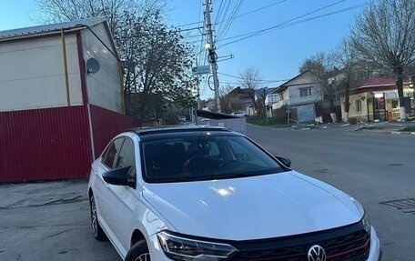 Volkswagen Jetta VII, 2018 год, 1 750 000 рублей, 2 фотография