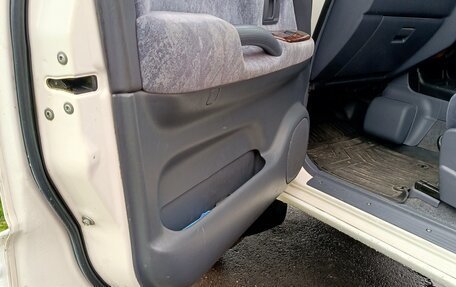 Toyota Land Cruiser Prado 90 рестайлинг, 1998 год, 1 200 000 рублей, 17 фотография