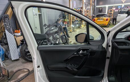 Peugeot 208 II, 2013 год, 649 000 рублей, 12 фотография