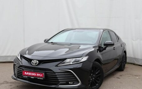 Toyota Camry, 2021 год, 3 050 000 рублей, 1 фотография