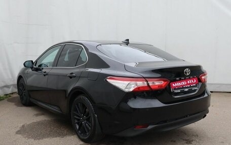 Toyota Camry, 2021 год, 3 050 000 рублей, 6 фотография