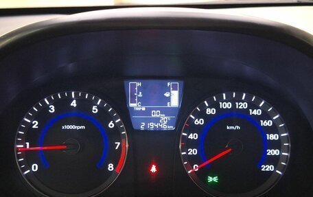 Hyundai Solaris II рестайлинг, 2014 год, 500 000 рублей, 12 фотография