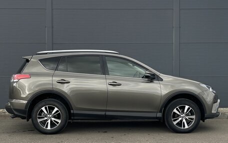 Toyota RAV4, 2016 год, 2 490 000 рублей, 4 фотография