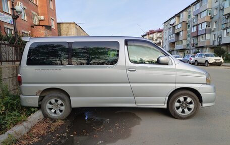 Toyota Touring HiAce I, 2000 год, 600 000 рублей, 2 фотография