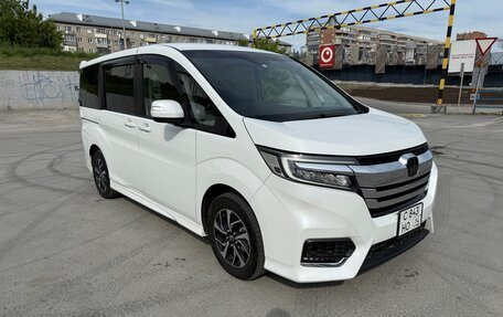 Honda Stepwgn IV, 2019 год, 2 050 000 рублей, 3 фотография