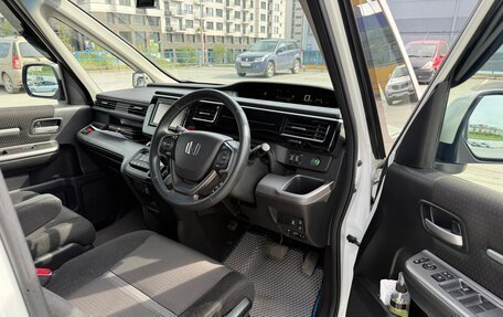 Honda Stepwgn IV, 2019 год, 2 050 000 рублей, 8 фотография