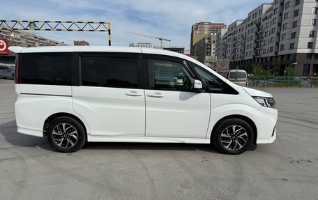 Honda Stepwgn IV, 2019 год, 2 050 000 рублей, 6 фотография