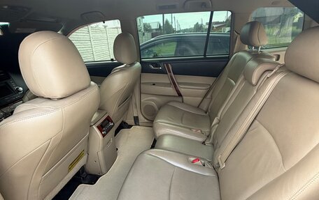 Toyota Highlander III, 2011 год, 2 200 000 рублей, 15 фотография