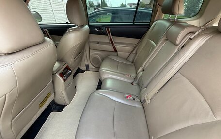Toyota Highlander III, 2011 год, 2 200 000 рублей, 13 фотография