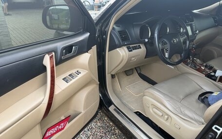 Toyota Highlander III, 2011 год, 2 200 000 рублей, 18 фотография