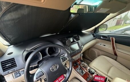 Toyota Highlander III, 2011 год, 2 200 000 рублей, 17 фотография