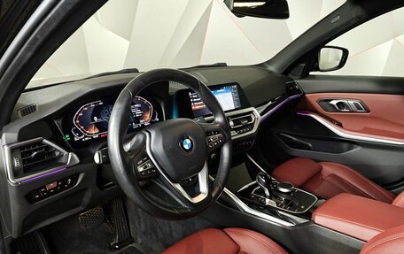 BMW 3 серия, 2021 год, 2 930 000 рублей, 12 фотография