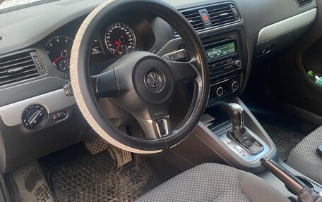 Volkswagen Jetta VI, 2011 год, 850 000 рублей, 8 фотография