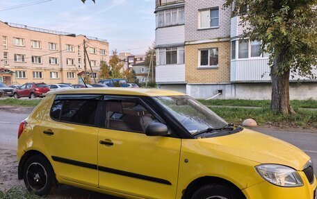 Skoda Fabia II, 2010 год, 315 000 рублей, 2 фотография