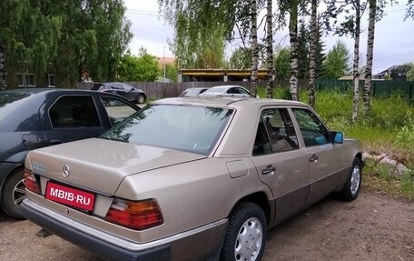 Mercedes-Benz W124, 1993 год, 570 000 рублей, 1 фотография