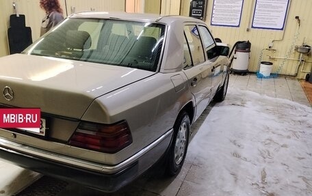 Mercedes-Benz W124, 1993 год, 570 000 рублей, 7 фотография