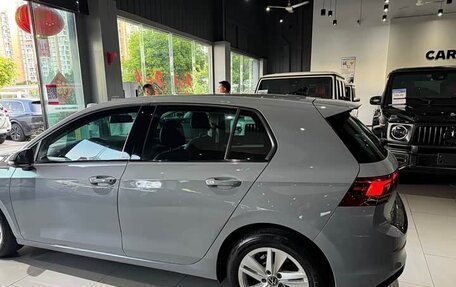 Volkswagen Golf VIII, 2022 год, 1 650 000 рублей, 6 фотография