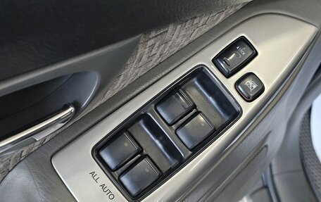 Toyota Land Cruiser Prado 120 рестайлинг, 2008 год, 2 099 000 рублей, 12 фотография