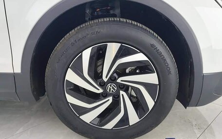 Volkswagen Tiguan II, 2024 год, 2 990 000 рублей, 6 фотография