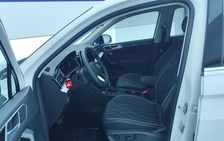 Volkswagen Tiguan II, 2024 год, 2 990 000 рублей, 9 фотография