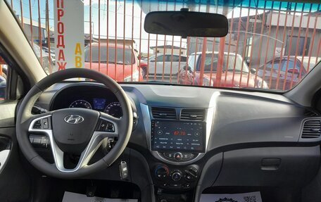 Hyundai Solaris II рестайлинг, 2013 год, 928 000 рублей, 24 фотография
