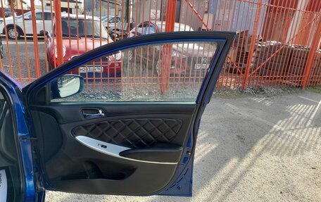 Hyundai Solaris II рестайлинг, 2013 год, 928 000 рублей, 34 фотография