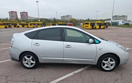 Toyota Prius, 2009 год, 690 000 рублей, 5 фотография
