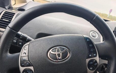 Toyota Prius, 2009 год, 690 000 рублей, 11 фотография