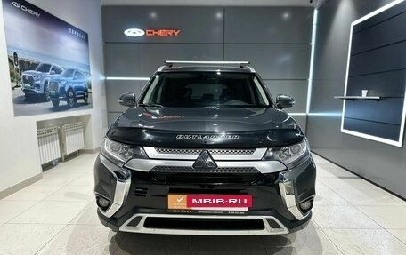 Mitsubishi Outlander III рестайлинг 3, 2019 год, 2 220 000 рублей, 2 фотография