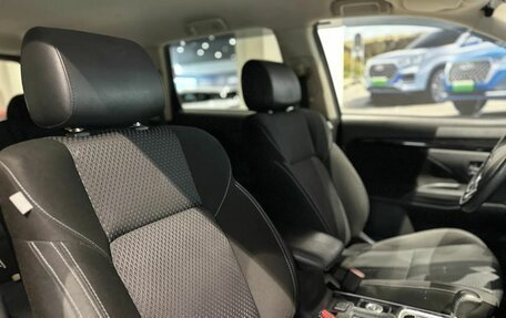 Mitsubishi Outlander III рестайлинг 3, 2019 год, 2 220 000 рублей, 11 фотография