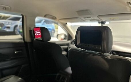 Mitsubishi Outlander III рестайлинг 3, 2019 год, 2 220 000 рублей, 10 фотография
