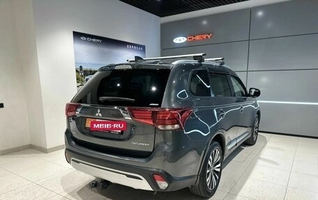 Mitsubishi Outlander III рестайлинг 3, 2019 год, 2 220 000 рублей, 5 фотография