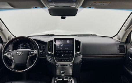 Toyota Land Cruiser 200, 2015 год, 6 150 000 рублей, 21 фотография