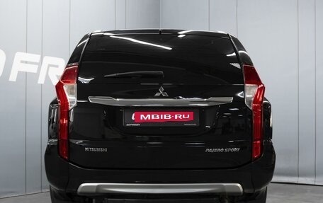 Mitsubishi Pajero Sport III рестайлинг, 2019 год, 2 790 000 рублей, 4 фотография