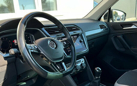 Volkswagen Tiguan II, 2018 год, 2 490 000 рублей, 9 фотография