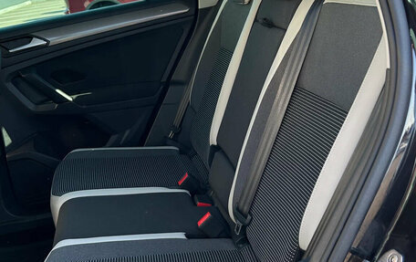 Volkswagen Tiguan II, 2018 год, 2 490 000 рублей, 11 фотография